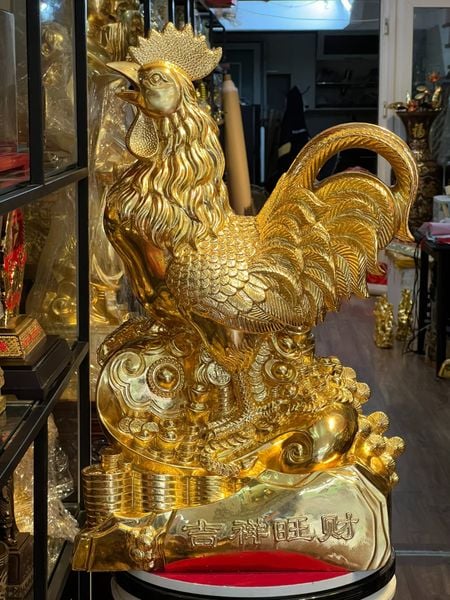 Tượng gà bằng đồng dát vàng 24k
