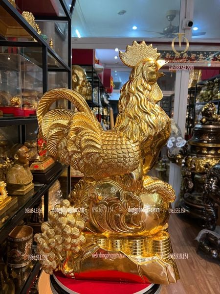 Tượng gà bằng đồng dát vàng 24k