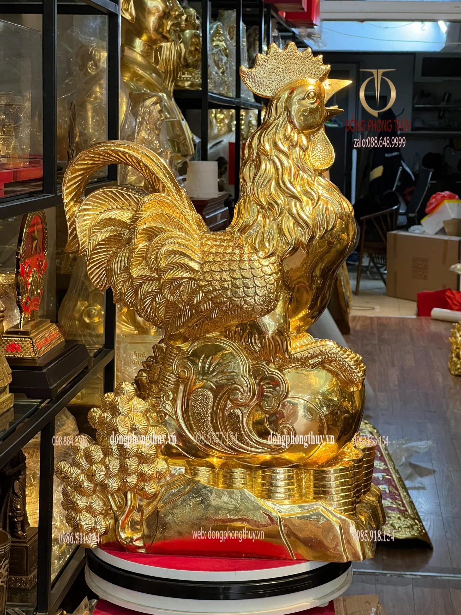 Tượng gà bằng đồng dát vàng 24k