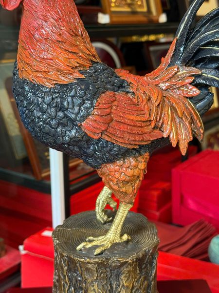 Tượng gà phong thủy bằng đồng vẽ màu cao cấp