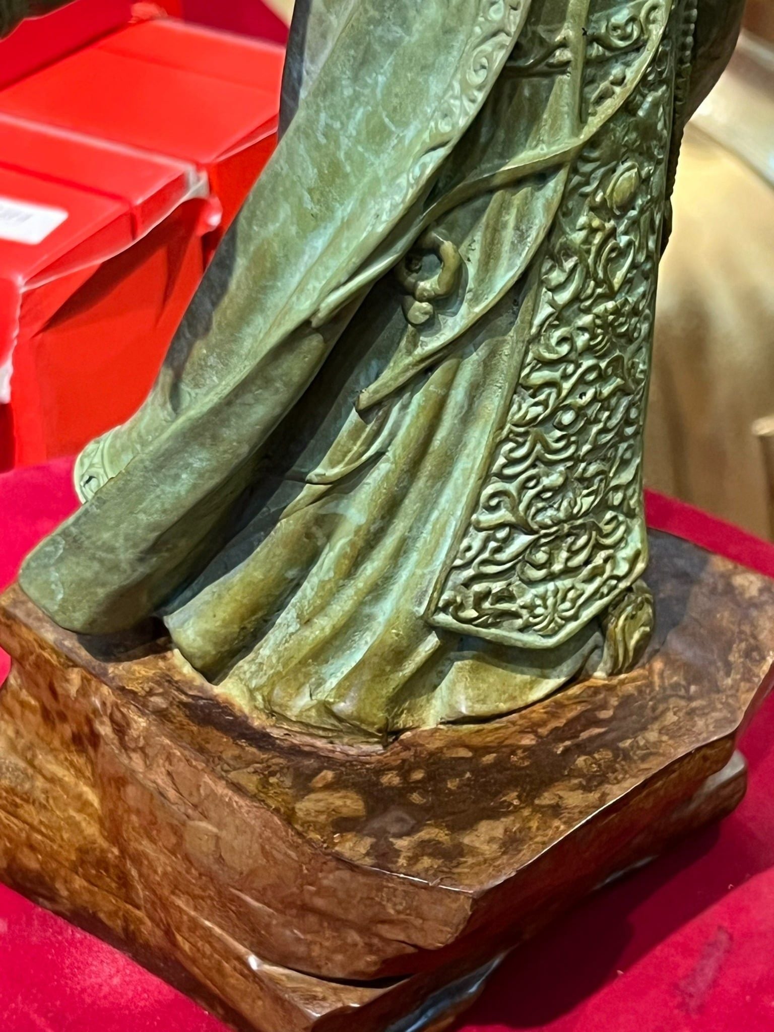 Tượng khổng minh gia cát lượng mượn gió đông