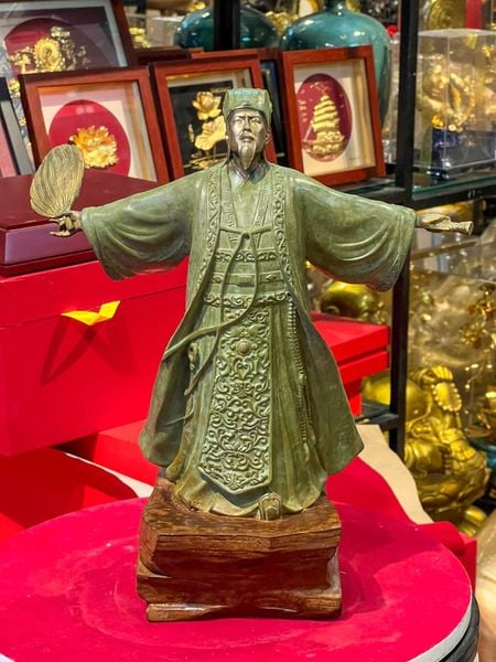 Tượng khổng minh gia cát lượng mượn gió đông
