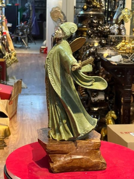 Tượng khổng minh gia cát lượng mượn gió đông