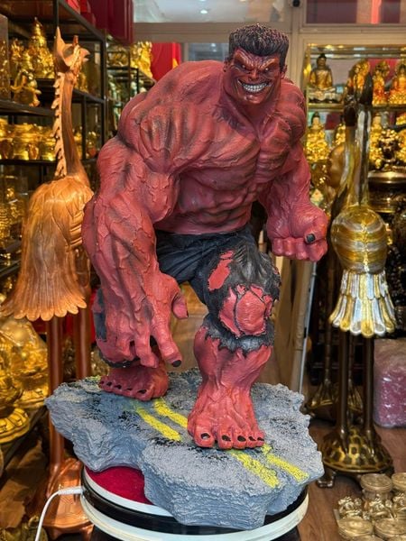 Tượng Khổng Lồ Hulk