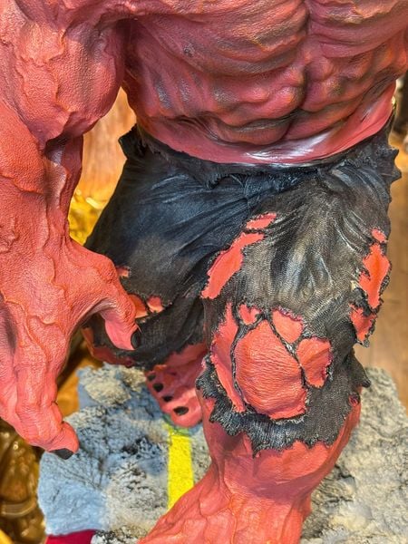 Tượng Khổng Lồ Hulk