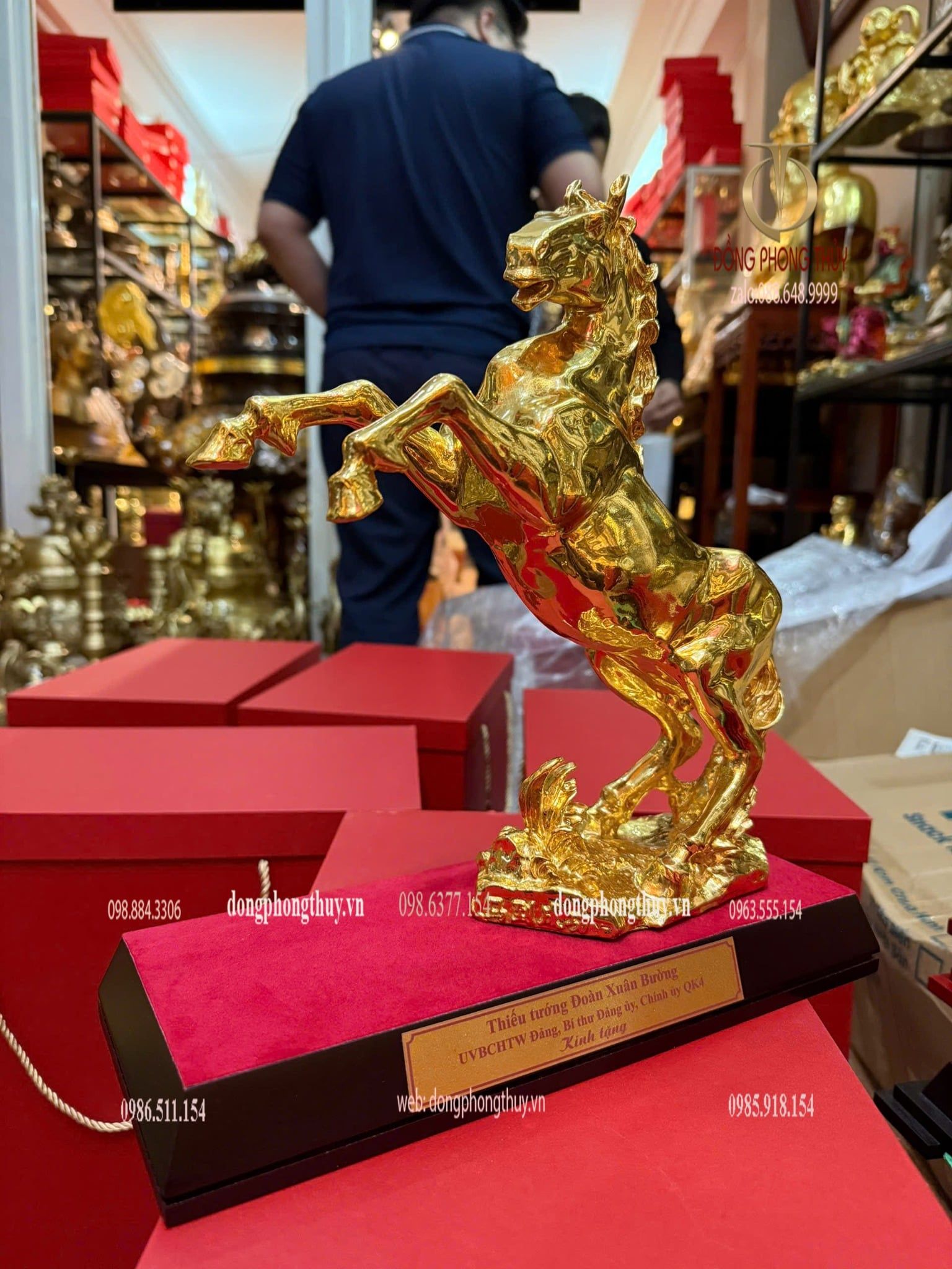 Tượng ngựa 27cm bằng đồng dát vàng 24k