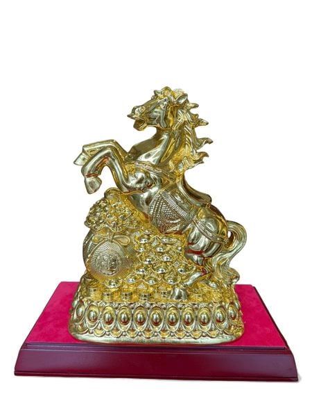 Tượng ngựa bằng đồng dát vàng nano