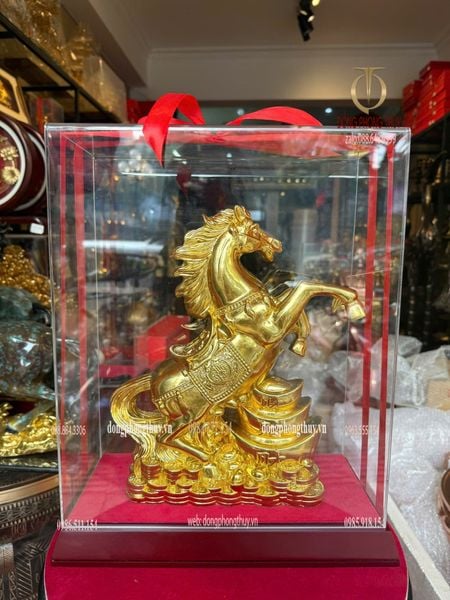 Tượng ngựa mạ vàng 24k