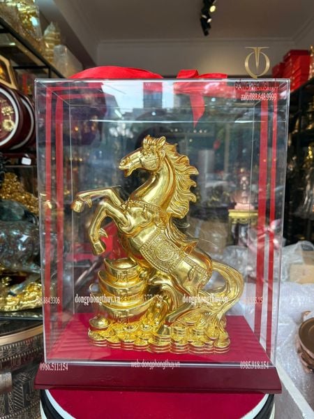 Tượng ngựa mạ vàng 24k