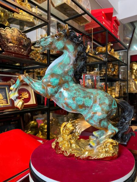 Tượng ngựa hý Cao 45cm nặng 9kg màu khoáng nhiệt độ cao