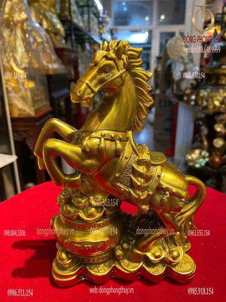 Tượng ngựa phong thủy hũ tiền