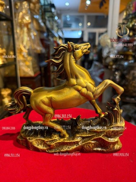 Tượng ngựa phong thủy