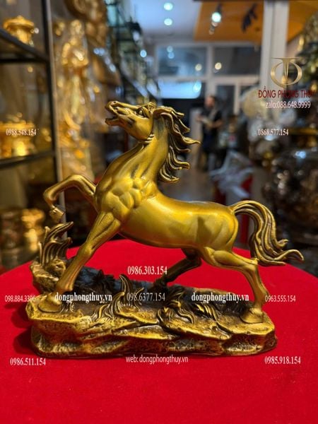 Tượng ngựa phong thủy