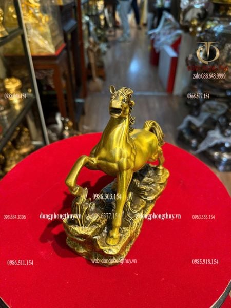 Tượng ngựa phong thủy