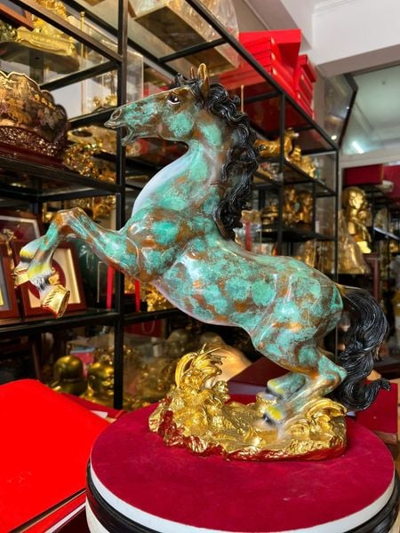 Tượng ngựa hý Cao 45cm nặng 9kg màu khoáng nhiệt độ cao
