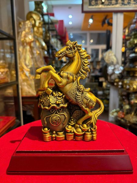 Tượng ngựa bằng đồng cao 18 ngang 11 sâu 6,7 nặng 1kg