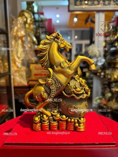 Tượng ngựa bằng đồng cao 18 ngang 11 sâu 6,7 nặng 1kg