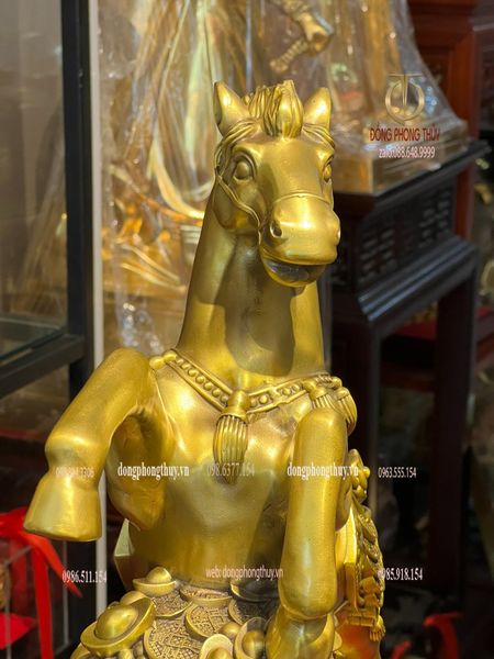 Tượng ngựa bị tiền bằng đồng