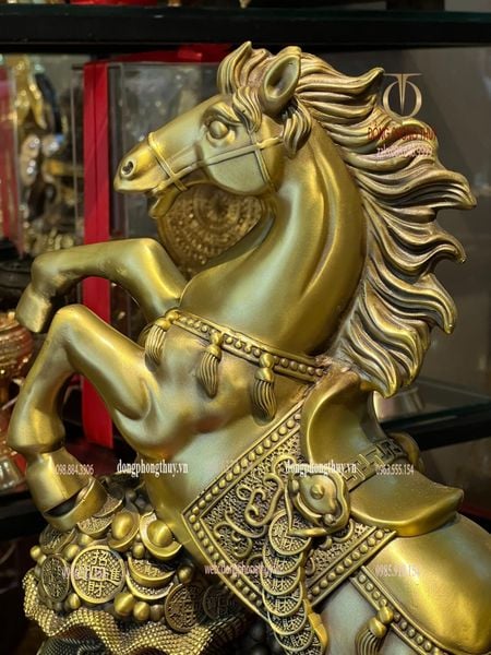 Tượng ngựa bị tiền bằng đồng