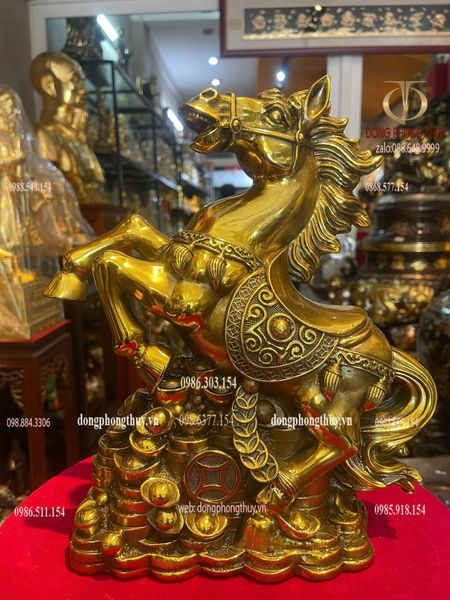 Tượng ngựa phong thủy bằng đồng