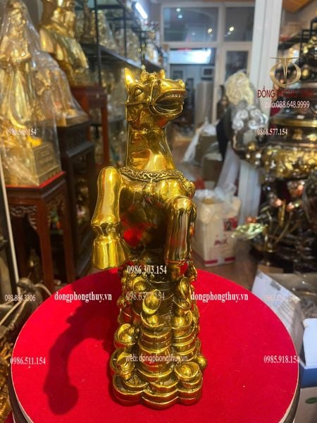 Tượng ngựa phong thủy bằng đồng