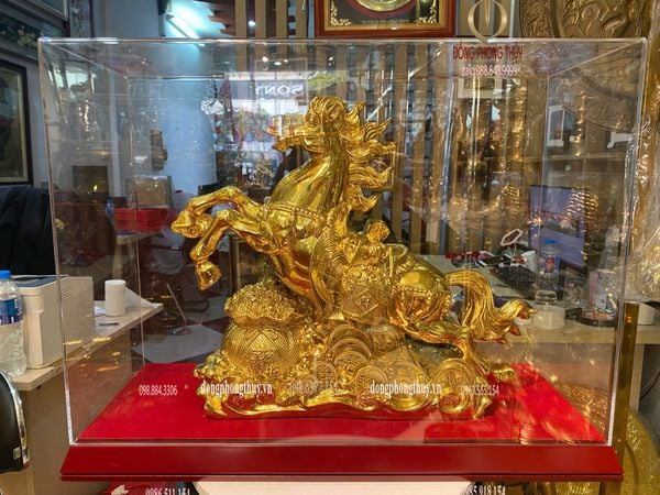 Tượng ngựa mạ vàng bằng đồng dát vàng 24k