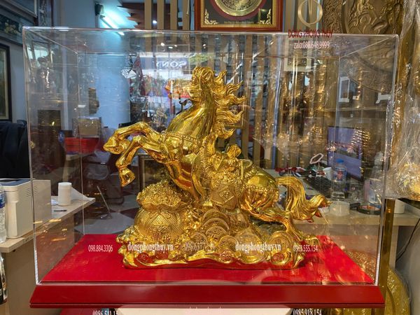 Tượng ngựa mạ vàng bằng đồng dát vàng 24k