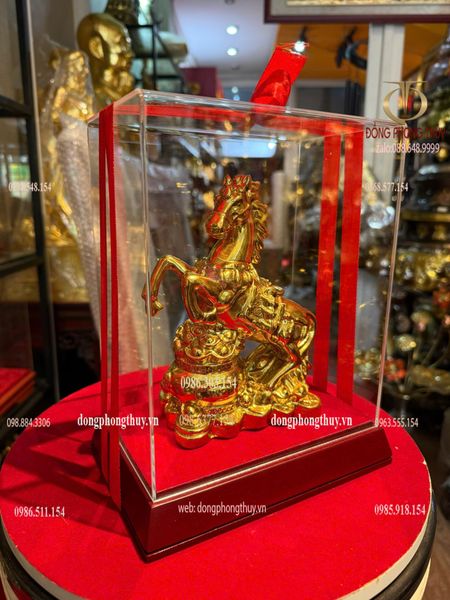 Tượng ngựa dát vàng nano