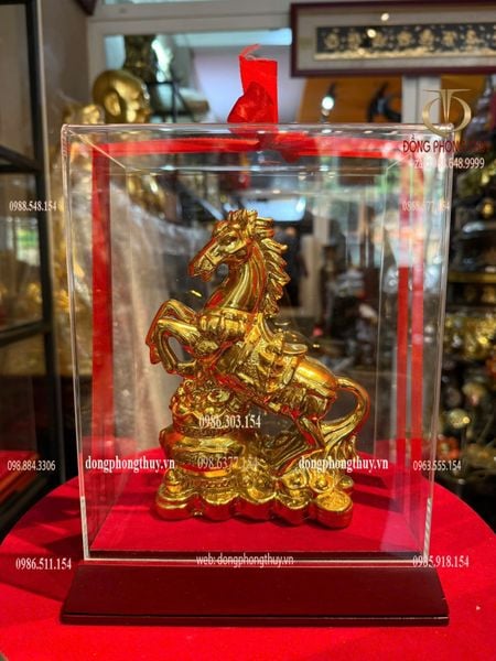 Tượng ngựa dát vàng nano