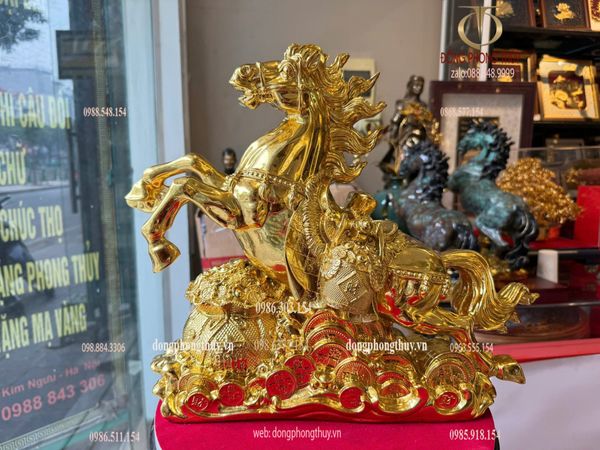 Tượng ngựa bằng đồng dát vàng nano cao 35cm, ngang 40cm, nặng 13,9kg
