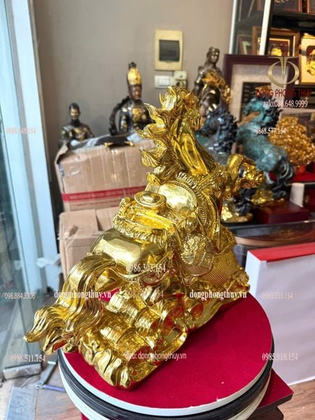 Tượng ngựa bằng đồng dát vàng nano cao 35cm, ngang 40cm, nặng 13,9kg