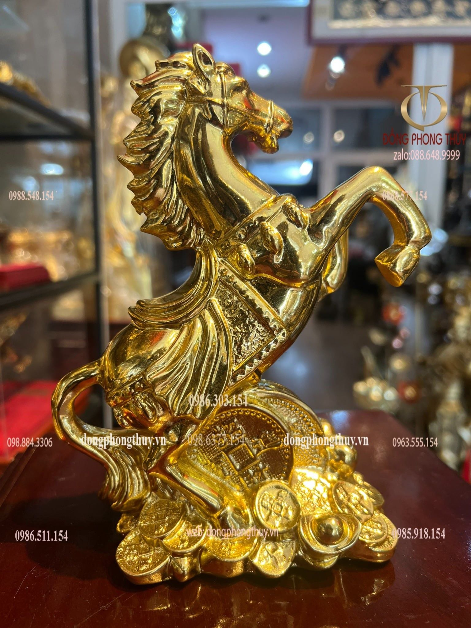 Tượng ngựa bằng đồng dát vàng nano