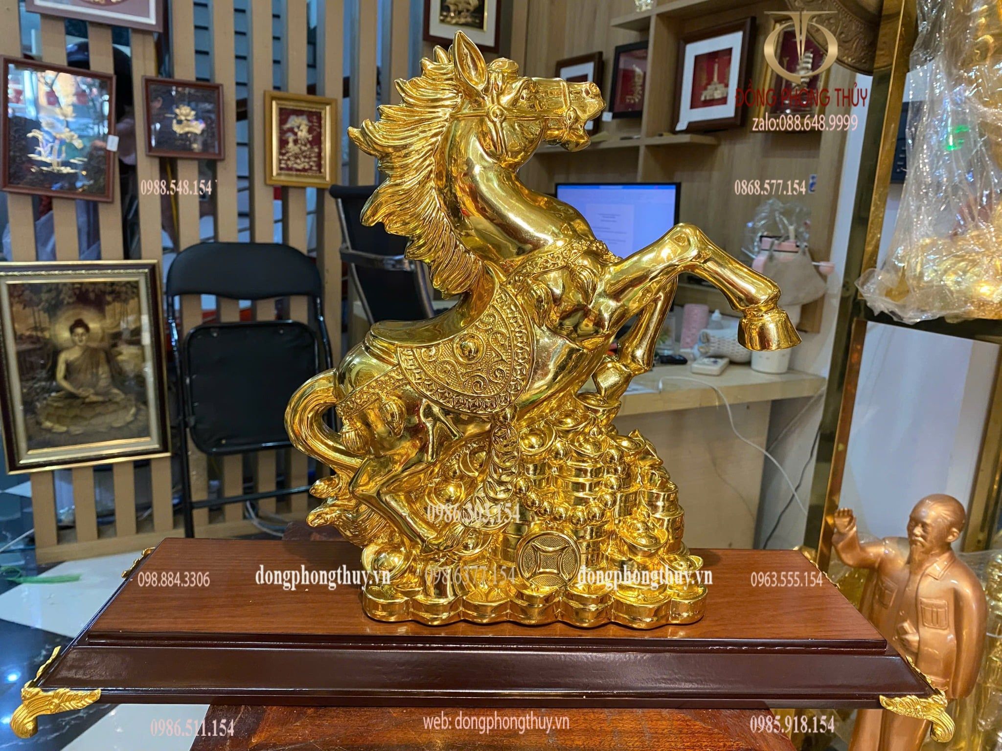 Tượng ngựa phong thủy bằng đồng dát vàng nano