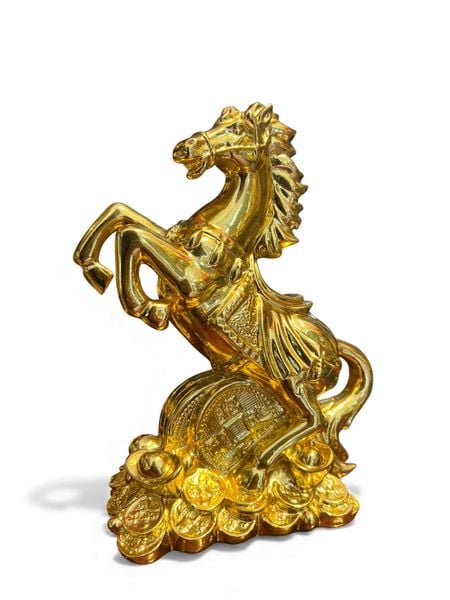 Tượng ngựa bằng đồng dát vàng nano