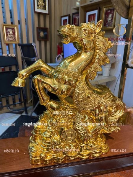 Tượng ngựa phong thủy bằng đồng dát vàng nano