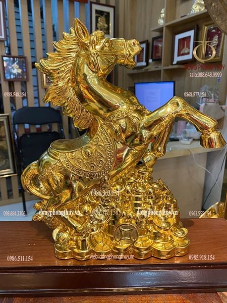 Tượng ngựa phong thủy bằng đồng dát vàng nano