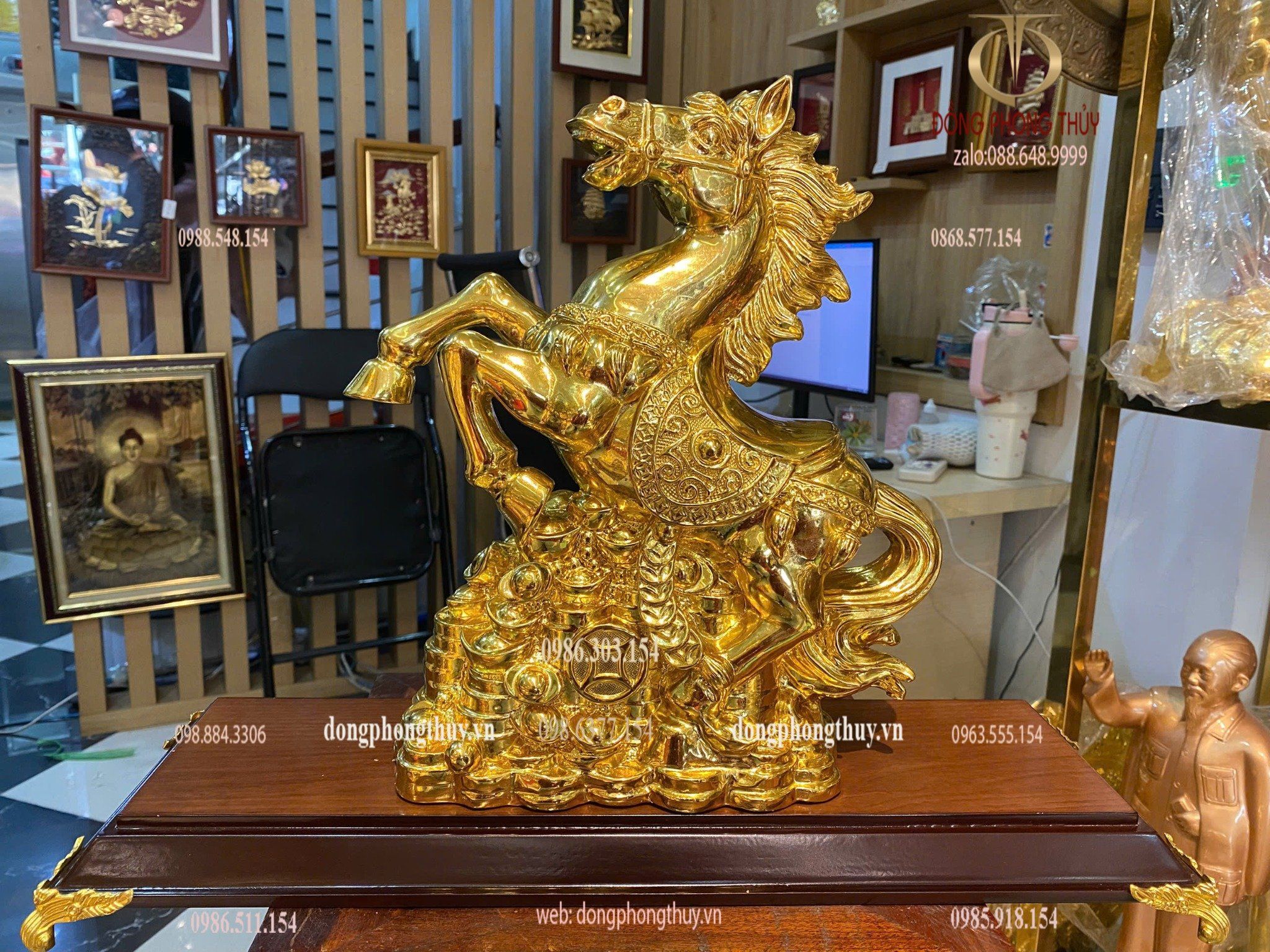 Tượng ngựa phong thủy bằng đồng dát vàng nano