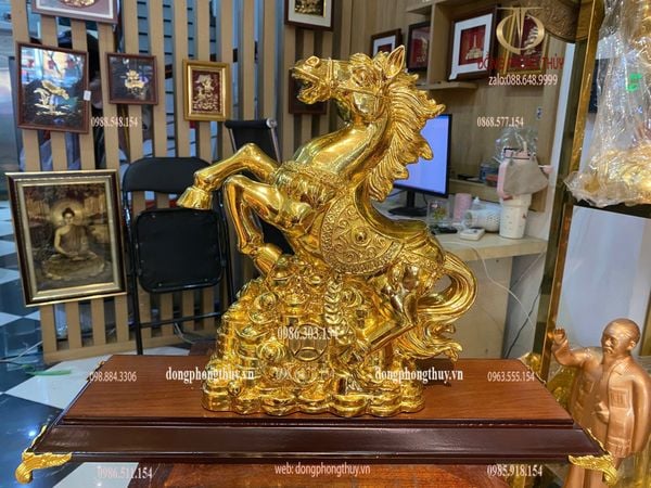 Tượng ngựa phong thủy bằng đồng dát vàng nano