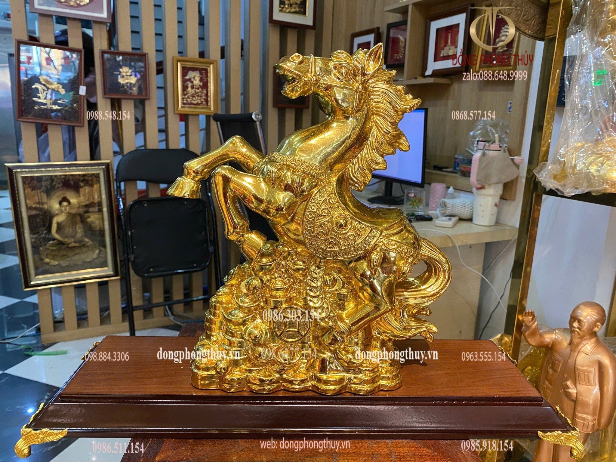 Tượng ngựa phong thủy bằng đồng dát vàng nano