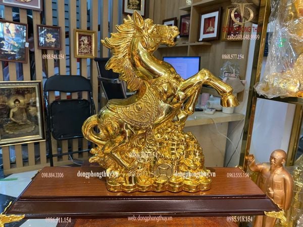 Tượng ngựa phong thủy bằng đồng dát vàng nano