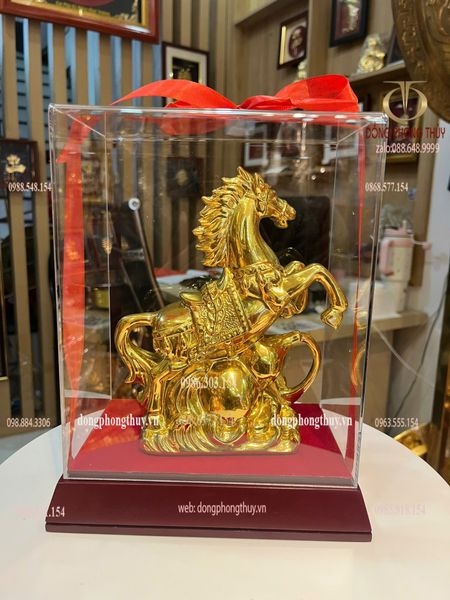 Tượng ngựa phong thủy dát vàng nano