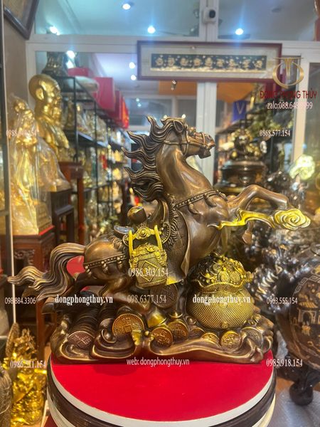 Tượng ngựa phong thủy bằng đồng