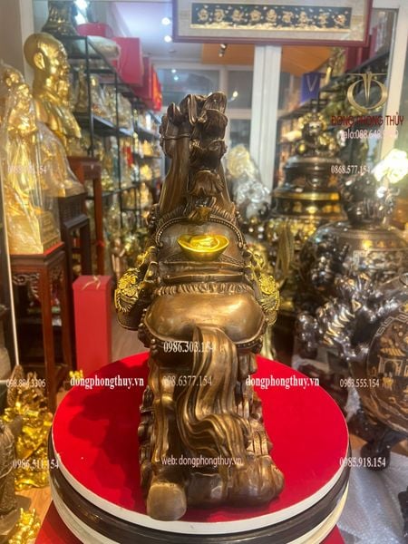 Tượng ngựa phong thủy bằng đồng