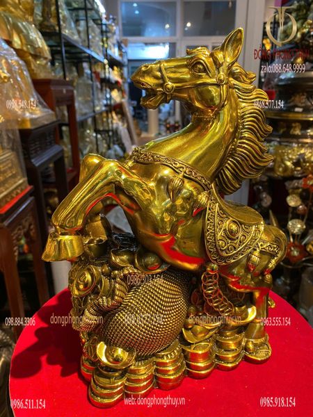 Tượng ngựa bao tiền bằng đồng