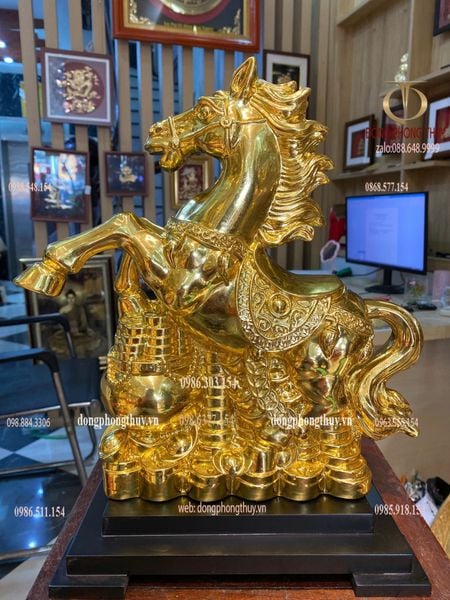 Tượng ngựa phong thủy bằng đồng dát vàng nano