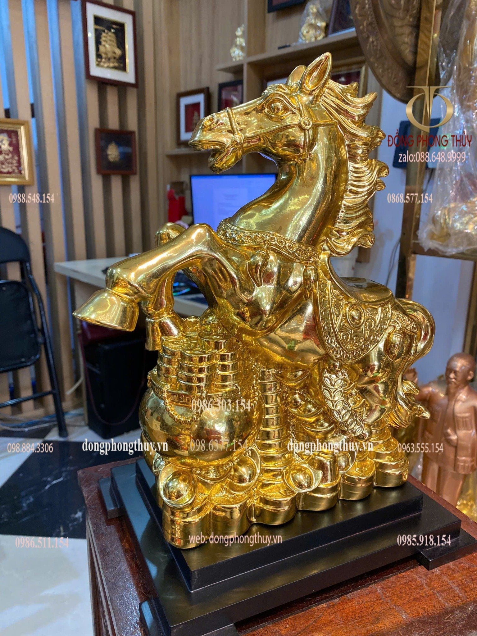 Tượng ngựa phong thủy bằng đồng dát vàng nano