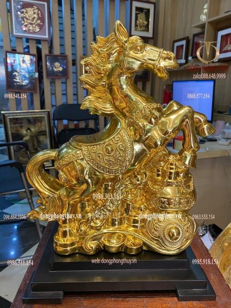 Tượng ngựa phong thủy bằng đồng dát vàng nano