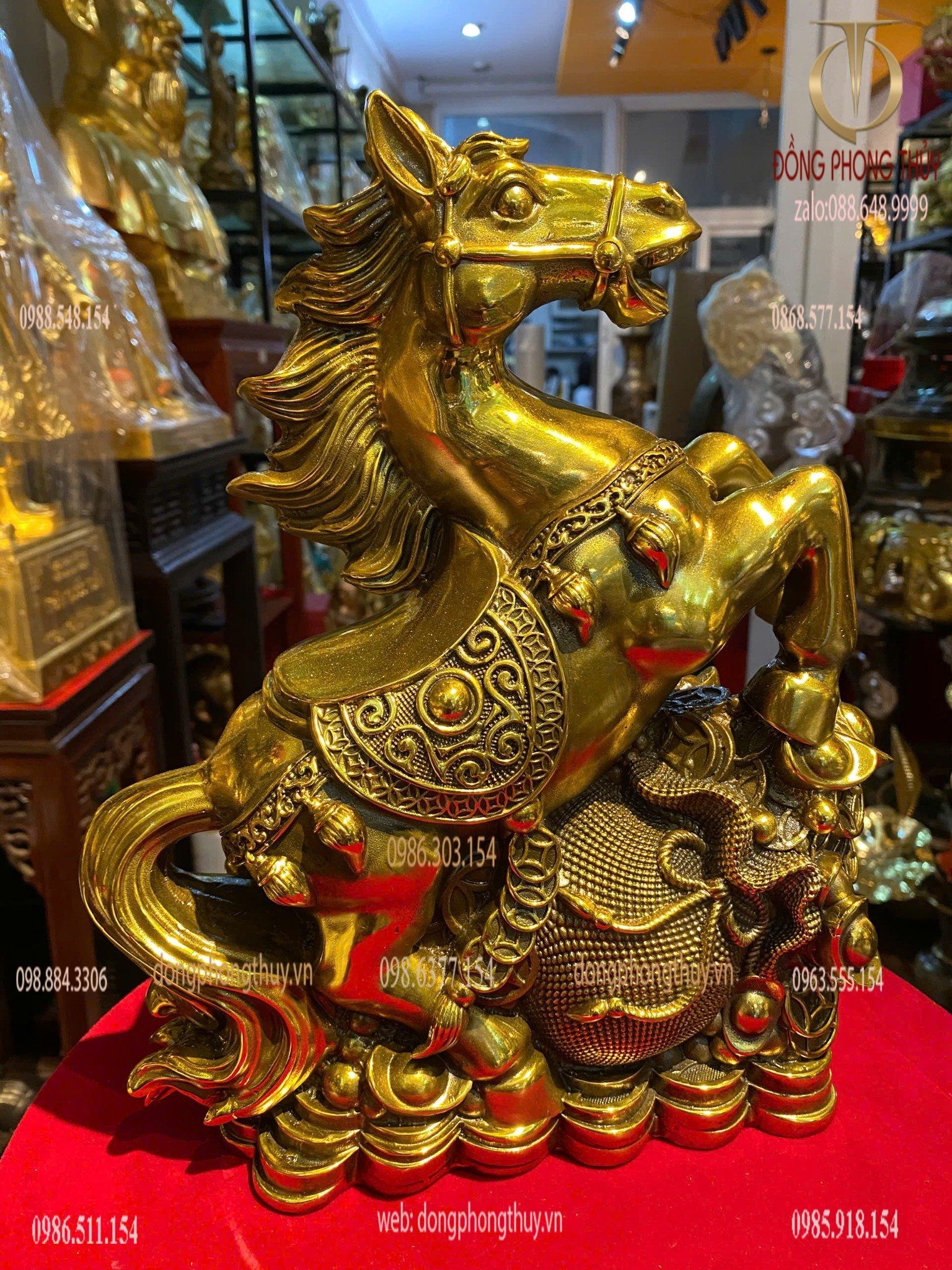 Tượng ngựa bao tiền bằng đồng