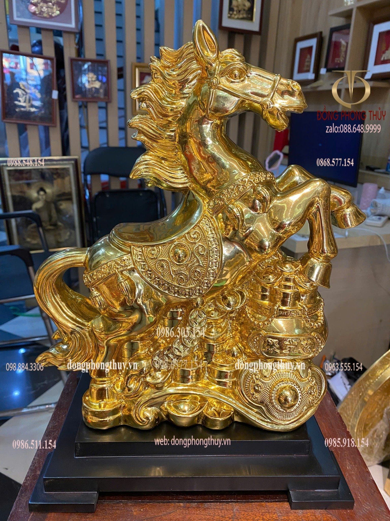 Tượng ngựa phong thủy bằng đồng dát vàng nano