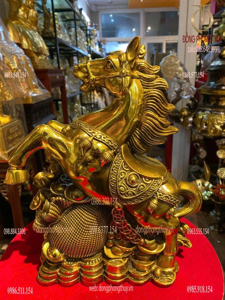 Tượng ngựa bao tiền bằng đồng